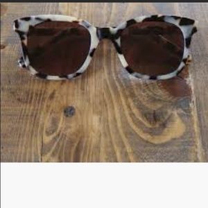 ISO Madewell Venice Flat Frame in MILKY TORT